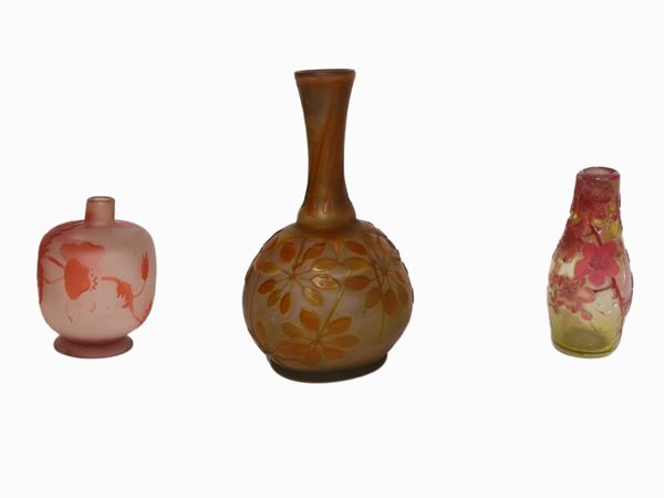 &#201;mile Gall&#233; : Three cammeo glass vases  (France, 1900)  - Auction The Collector's House - Villa of the Azaleas in Florence - III - III - Maison Bibelot - Casa d'Aste Firenze - Milano