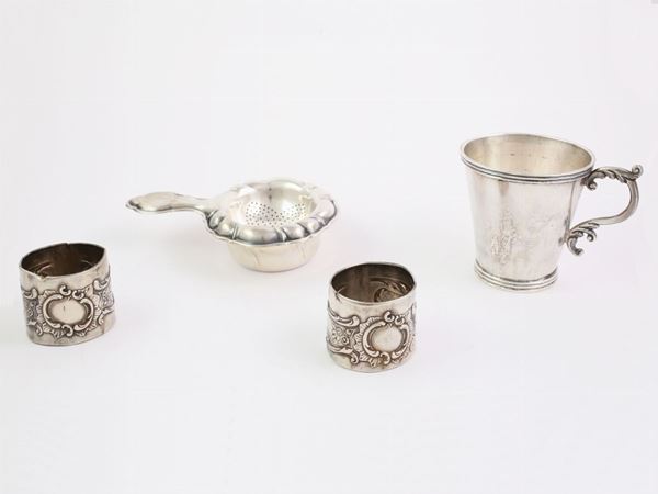 A silver curio lot items