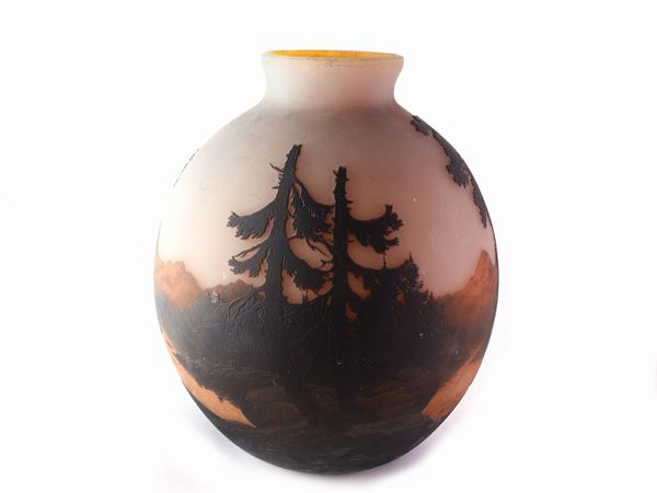 A landscape glass vase signed Muller Frères  (France, 1900)  - Auction The Collector's House - Villa of the Azaleas in Florence - III - III - Maison Bibelot - Casa d'Aste Firenze - Milano