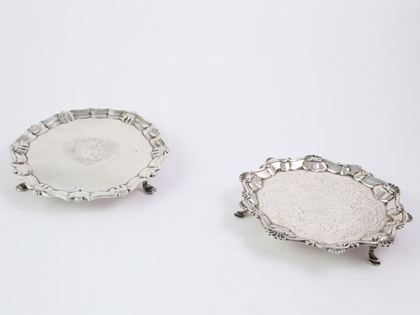Two silver salver  (London)  - Auction The Collector's House - Villa of the Azaleas in Florence - II - II - Maison Bibelot - Casa d'Aste Firenze - Milano