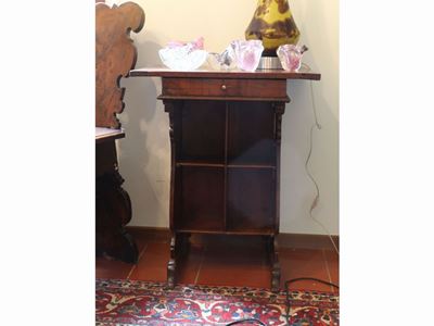 Tavolino Etagere in Noce