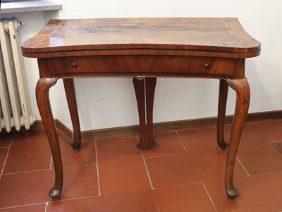 Tavolino da Gioco in Noce
