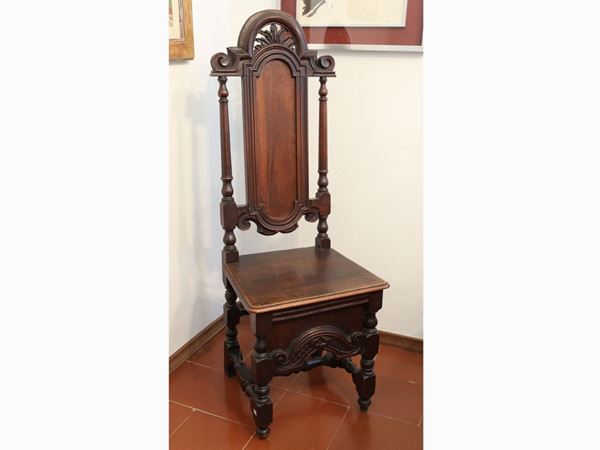 A walnut chair  (19th century)  - Auction The Collector's House - Villa of the Azaleas in Florence - I - I - Maison Bibelot - Casa d'Aste Firenze - Milano