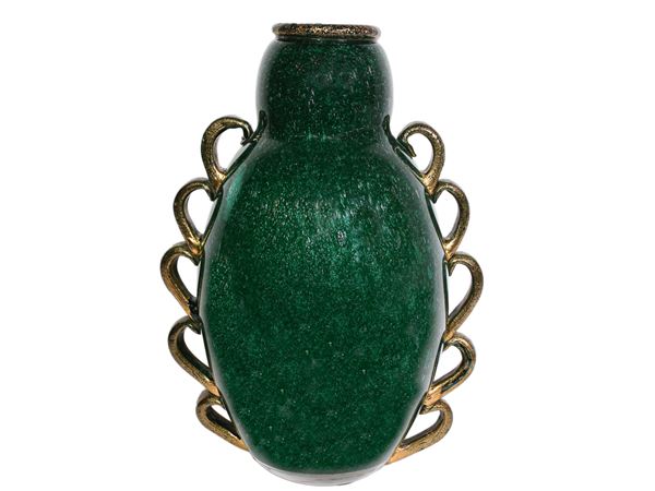 A pulegoso green glass vase  (Murano, 20th century)  - Auction The Collector's House - Villa of the Azaleas in Florence - IV - IV - Maison Bibelot - Casa d'Aste Firenze - Milano