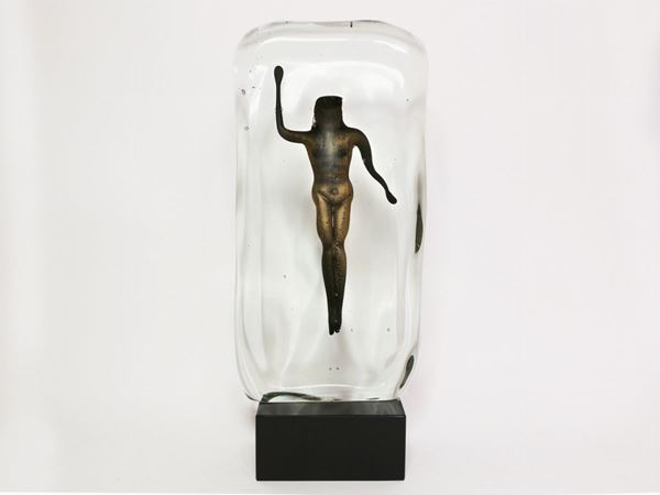 A glass sculpture signed by Alfredo Barbini