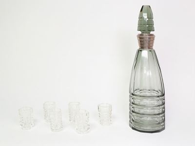 Una Bottiglia e Sei Bicchieri in Cristallo