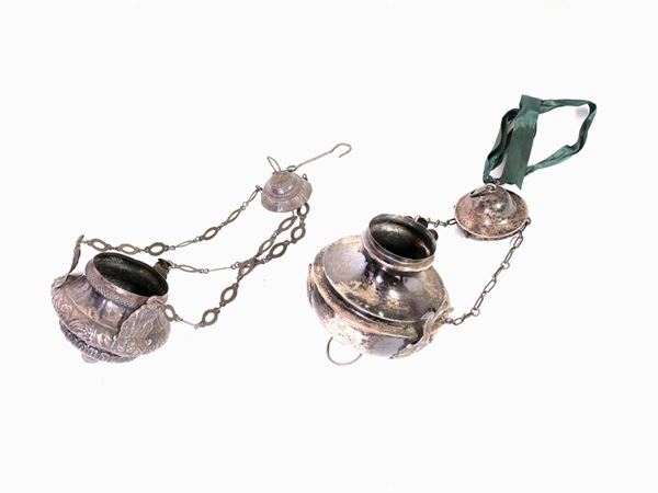 Due turiboli in metallo argentato  (XIX secolo)  - Asta House Sale: Curiosità: Vintage, Soffitta e Cantina - Maison Bibelot - Casa d'Aste Firenze - Milano