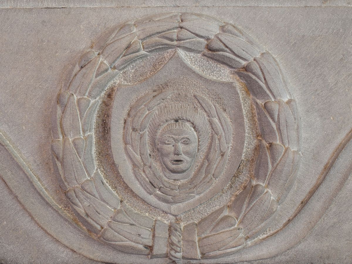 Monumentale Camino in Pietra Serena