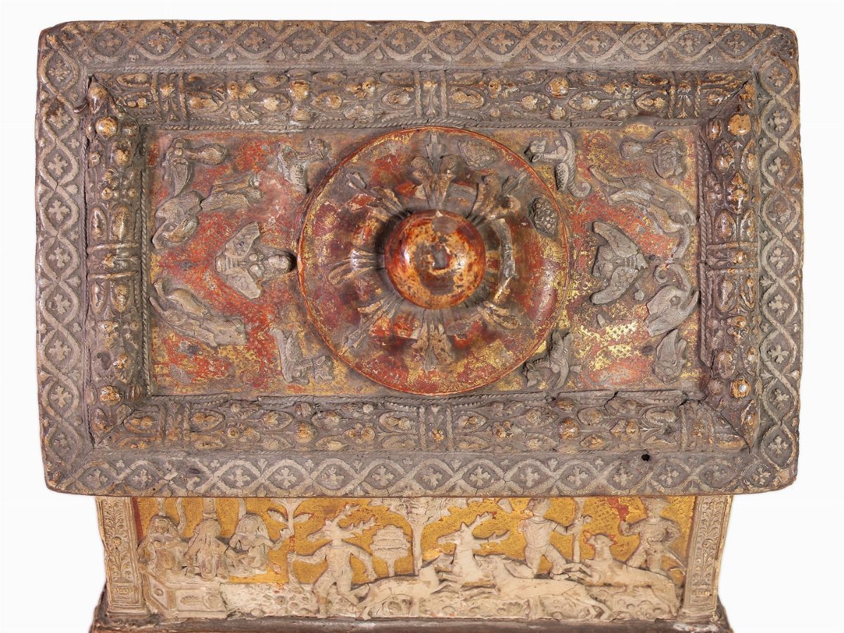 Cofanetto in Legno e Pastiglia Lumeggiato in Oro