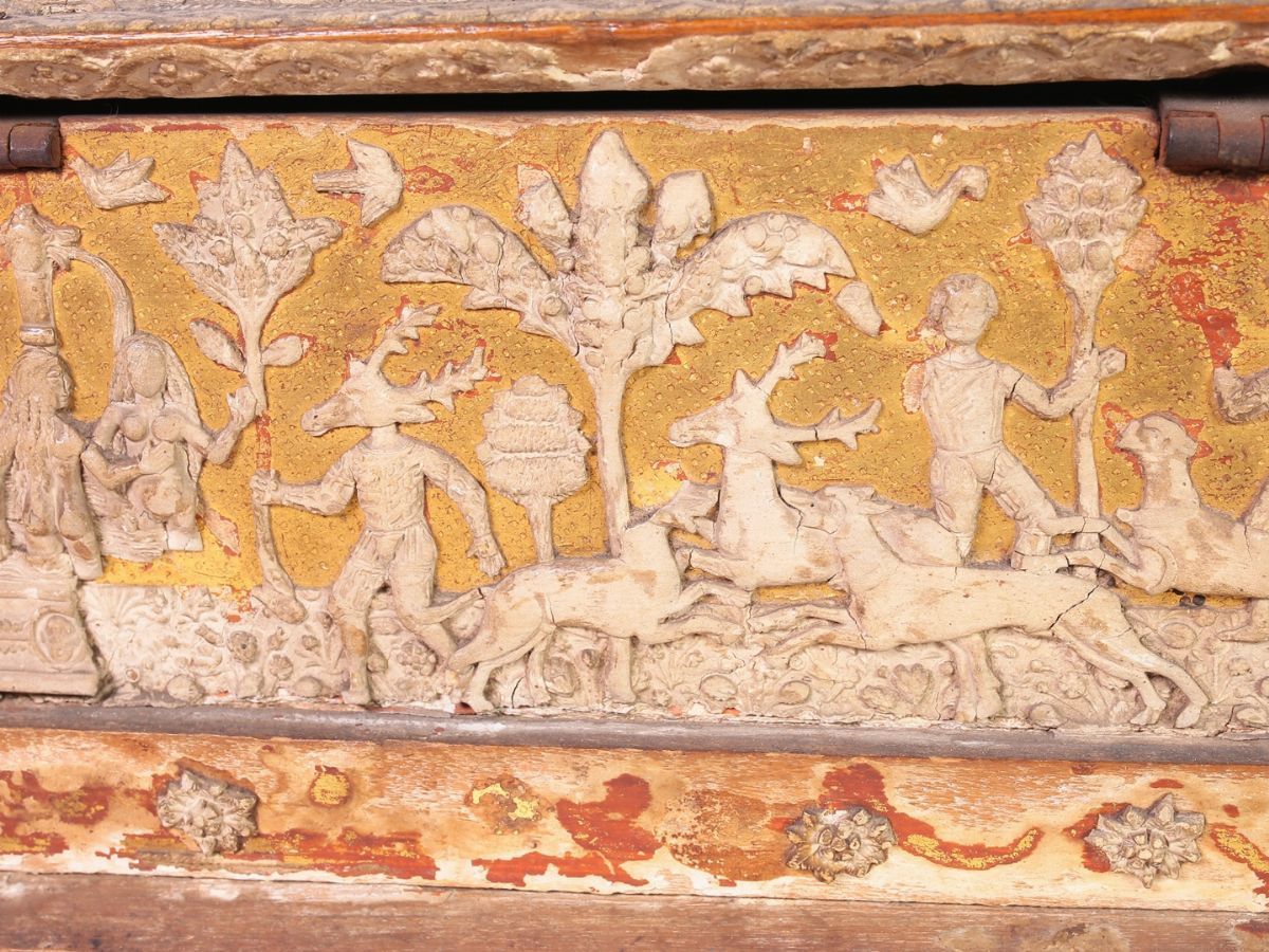 Cofanetto in Legno e Pastiglia Lumeggiato in Oro