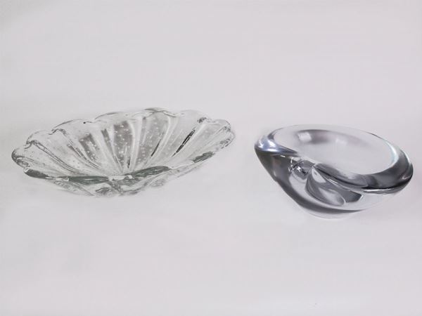 A large glass bowl and a crystal ashtray with bubbles signed Renato Anatra