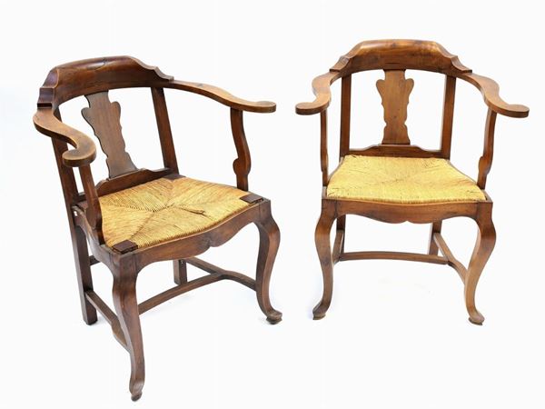 A pair of walnut armchairs  (Tuscany, second half of 18th century)  - Auction Furniture and Paintings from Palazzo al Bosco and from other private property - Maison Bibelot - Casa d'Aste Firenze - Milano