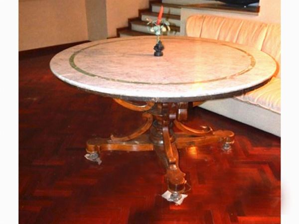 A cherrywood table  (Central Italy, mid 19th century)  - Auction Furniture, Paintings and Curiosities from Private Collections - Maison Bibelot - Casa d'Aste Firenze - Milano