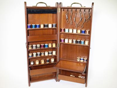 Set da Cucito Portatile in Noce