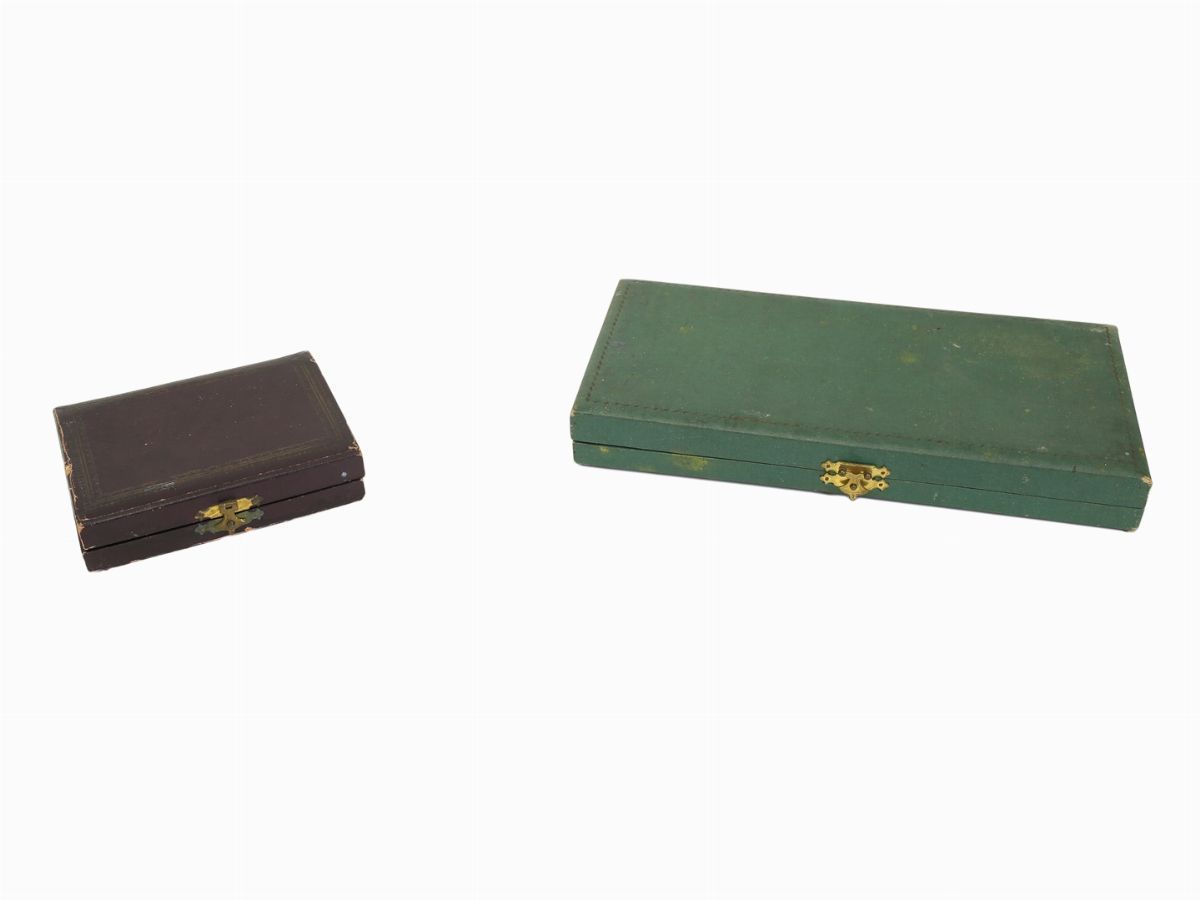 Due Necessaire