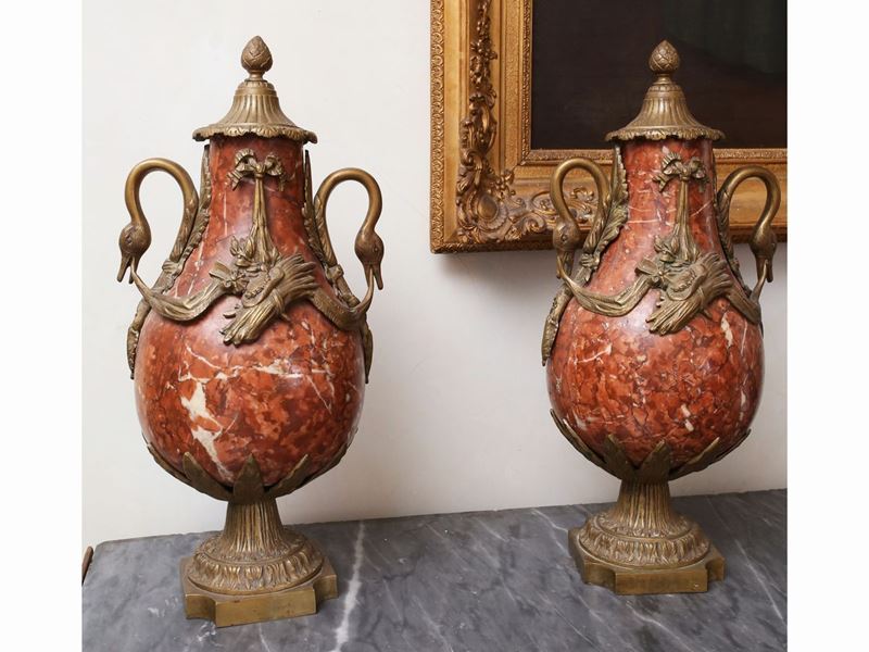 Coppia di Vasi in Marmo Breccia Rossa e Bronzo