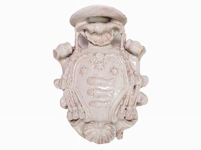 Stemma Vescovile in Maiolica