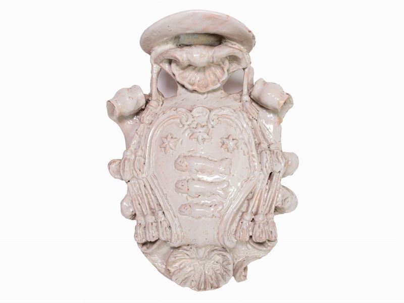 Stemma Vescovile in Maiolica