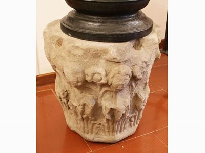 Capitello in Pietra