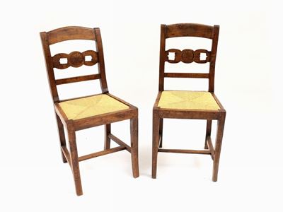 Serie di Quattro Sedie Rustiche in Noce