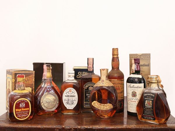 Eight botles of scotch whisky  (Scotland 1960/1970)  - Auction The Collector's House - Villa of the Azaleas in Florence - IV - IV - Maison Bibelot - Casa d'Aste Firenze - Milano