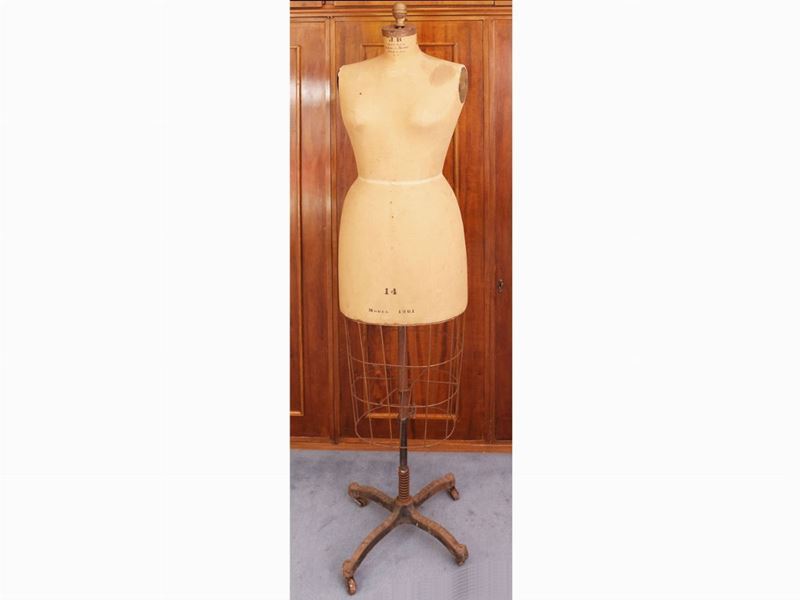 Manichino Sartoriale "j R Bauman" da Donna in Lino, Ferro e Ghisa