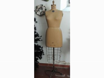 Manichino Sartoriale "j R Bauman" da Donna in Lino, Ferro e Ghisa