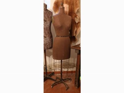 Manichino Sartoriale da Donna in Tessuto, Ferro e Ghisa