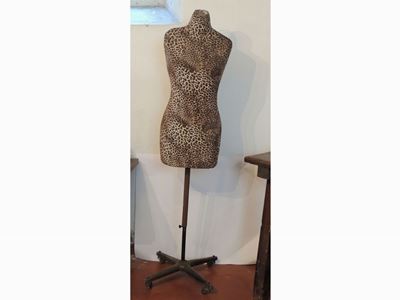 Manichino Sartoriale da Donna in Tessuto e Ghisa