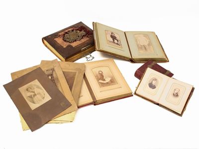 Cinque Album con Fotografie di Famiglia