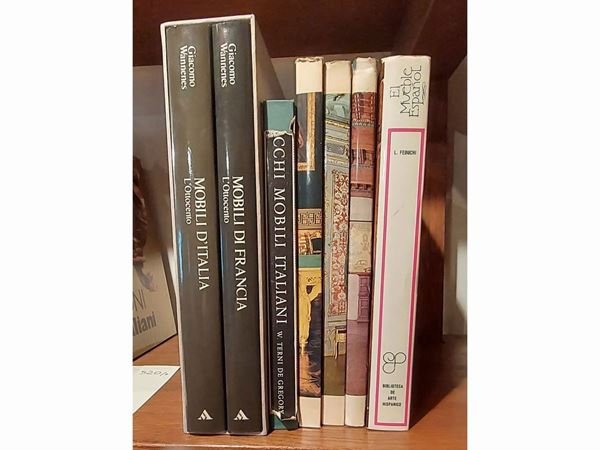 Bjorn Wiinblad per Rosenthal : Lotto di libri sul mobile  - Asta House Sale: Libri d'Arte - Maison Bibelot - Casa d'Aste Firenze - Milano