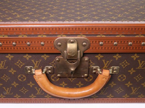 Valigia rigida in tela monogram, Louis Vuitton - Asta House Sale:  Curiosità: Vintage, Soffitta e Cantina - Associazione