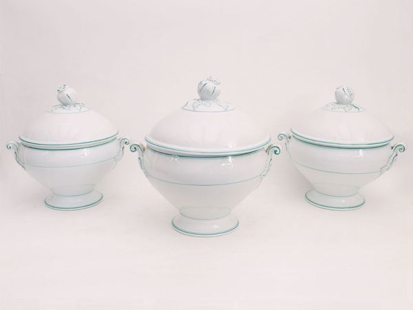 Serie di tre zuppiere in porcellana Ginori
