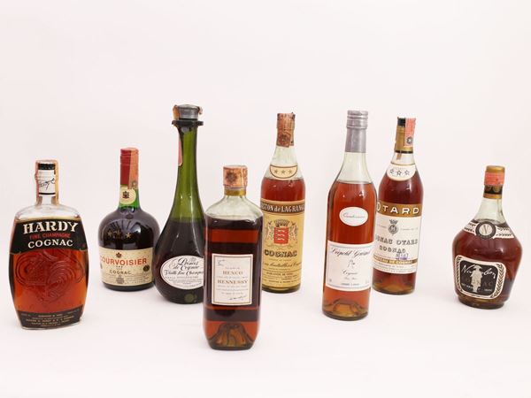 Otto bottiglie di cognac  (1960/1970)  - Asta La dimora del Collezionista - Villa delle Azalee a Firenze - IV - IV - Maison Bibelot - Casa d'Aste Firenze - Milano