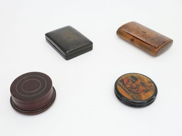 Four snuff boxes  (19th century)  - Auction House Sale: Curiosities: Vintage, Garret and Cellar - Maison Bibelot - Casa d'Aste Firenze - Milano