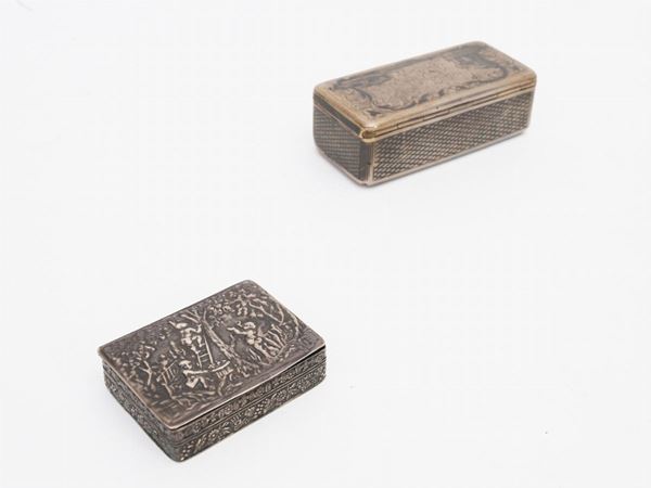 Two silver snuff boxes  (late 19th century)  - Auction House Sale: Curiosities: Vintage, Garret and Cellar - Maison Bibelot - Casa d'Aste Firenze - Milano