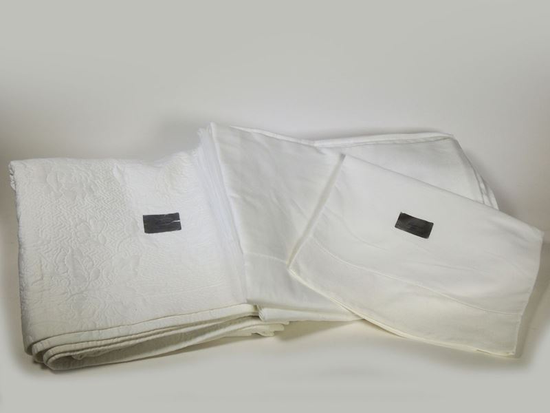 Set per Letto Ad una Piazza e Mezzo in Satin Damascato Bianco