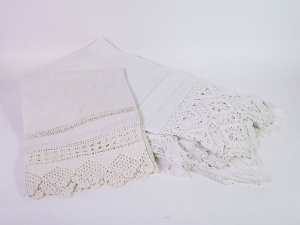 White and ivory linen towels lot
