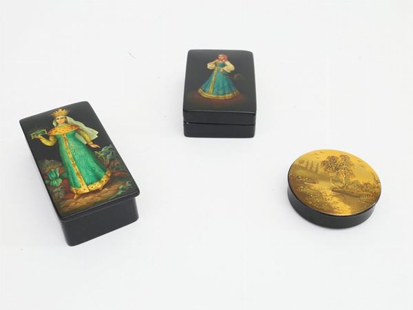 Three laquered snuff boxes