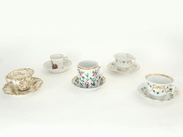 Cinque tazze da collezione in porcellana