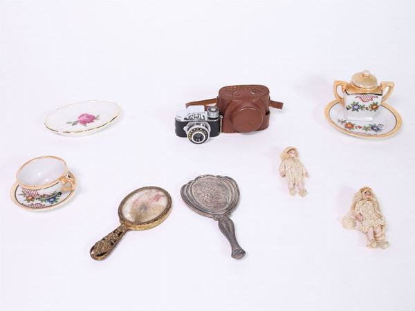 A curio minature items lot  (19th/20th century)  - Auction House Sale: Curiosities: Vintage, Garret and Cellar - Maison Bibelot - Casa d'Aste Firenze - Milano