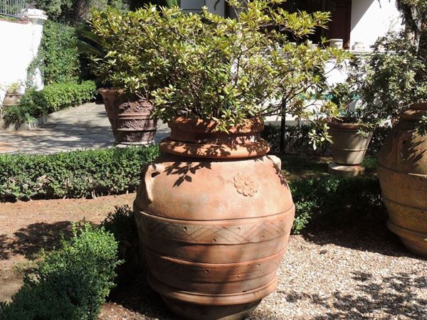 An ancient galestro terracotta jar