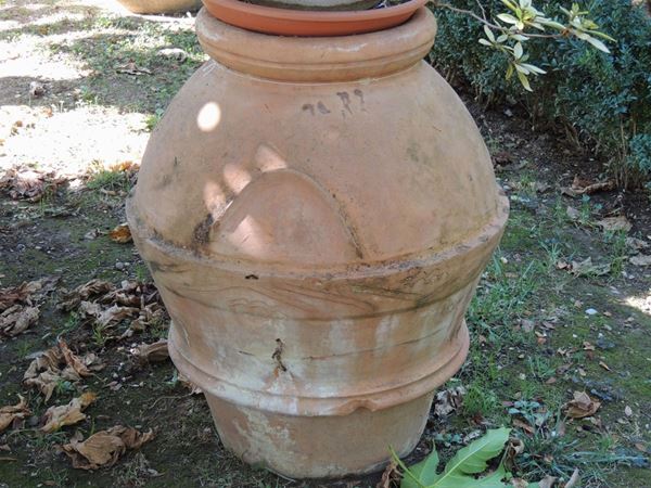 A galestro terracotta jar