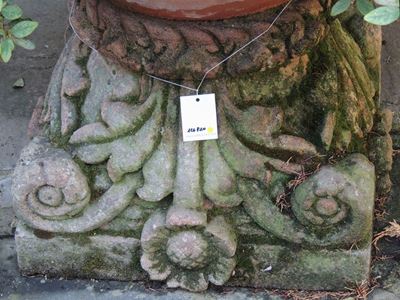 Capitello Corinzio in Pietra Arenaria