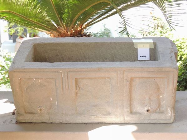 Antica vasca in pietra serena  (XVI secolo)  - Asta House Sale: Il Parco - Maison Bibelot - Casa d'Aste Firenze - Milano
