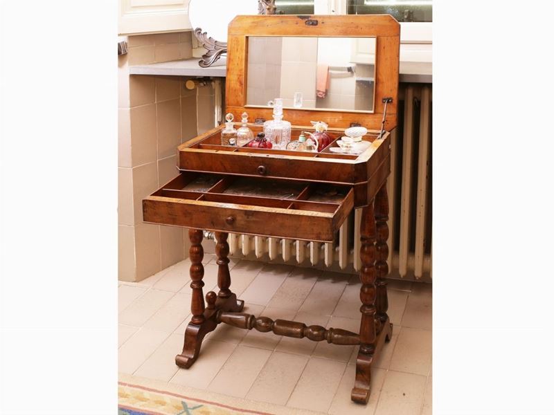 Tavolino Toilette in Noce