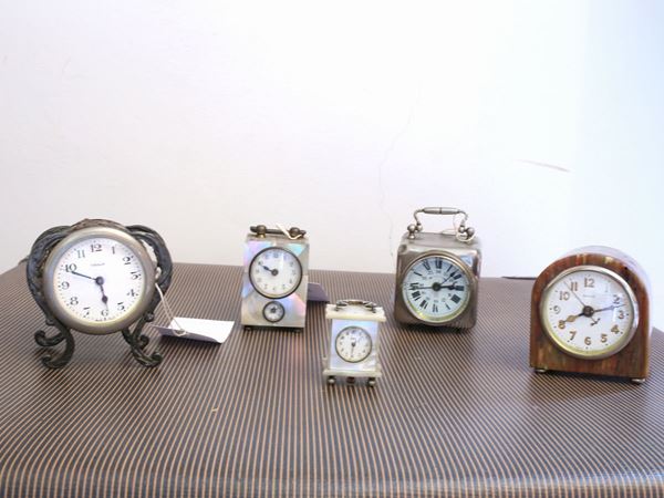 Five alarm clocks  (20th century)  - Auction House Sale: Curiosities: Vintage, Garret and Cellar - Maison Bibelot - Casa d'Aste Firenze - Milano