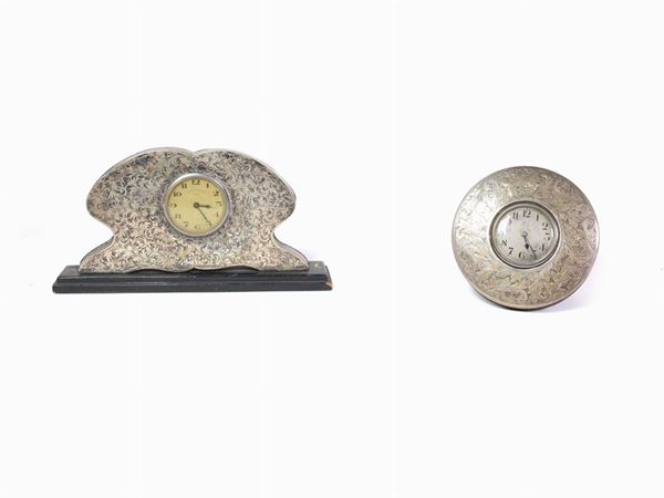 Two silver alarm clocks  (early 20th century)  - Auction House Sale: Curiosities: Vintage, Garret and Cellar - Maison Bibelot - Casa d'Aste Firenze - Milano