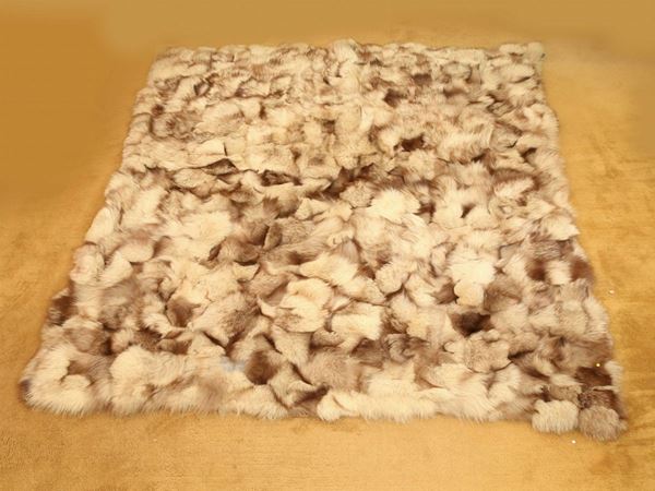 Silver fox fur blanket  - Auction House Sale: Curiosities: Vintage, Garret and Cellar - Maison Bibelot - Casa d'Aste Firenze - Milano