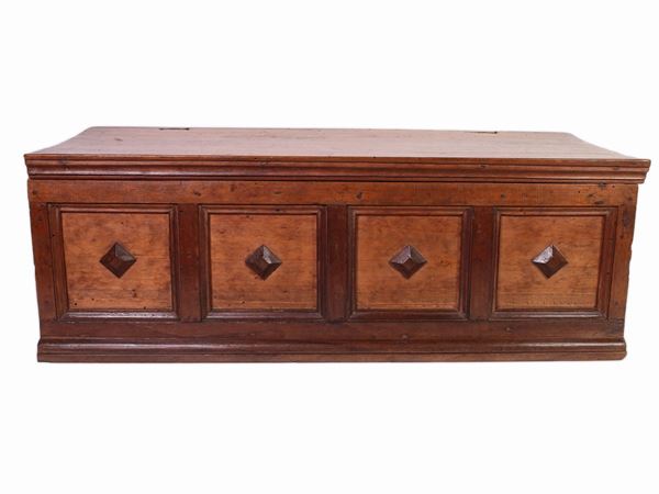 Casket in walnut and other woods